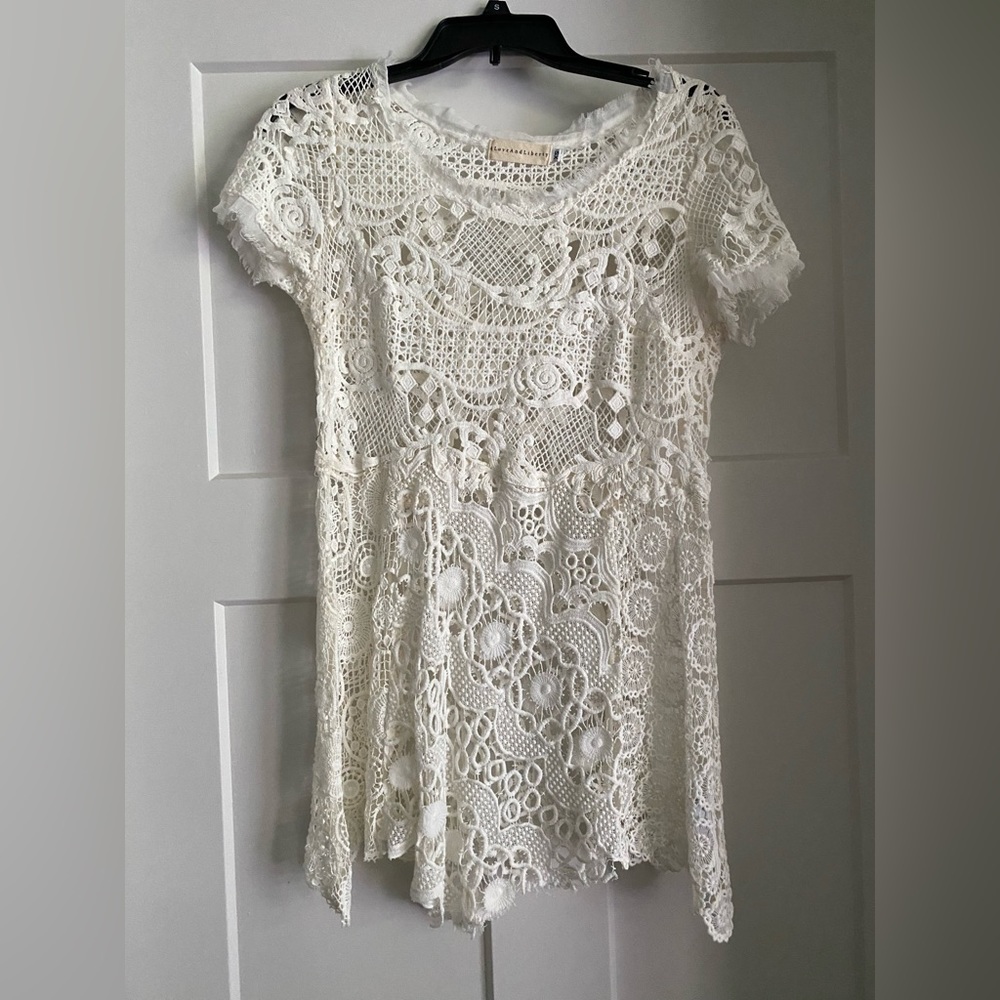 NEVER WORN BOUTIQUE LACE SHIRT SIZE XS